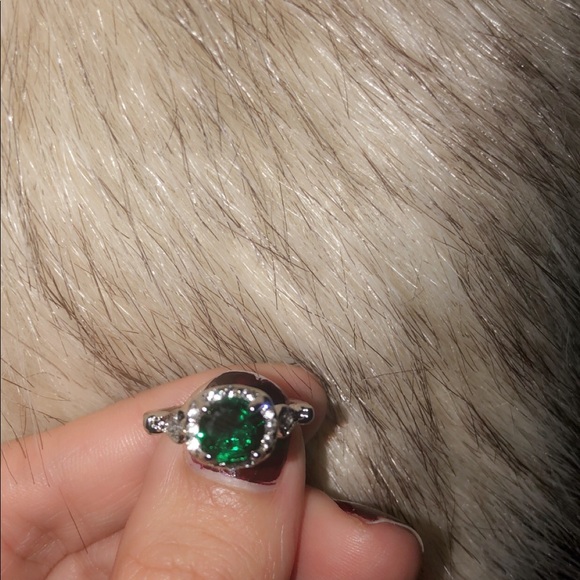 EMERALD & CRYSTAL PROMISE RING - Picture 6 of 8